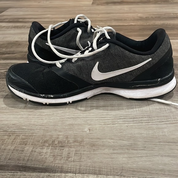 Nike Training Shoes - Picture 3 of 7